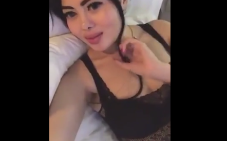 Hijab Barat Viral Mandi Bareng Montok